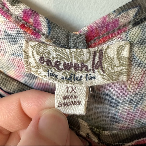 One World Womens V Neck Blouse Plus Size 1X Green Pink Floral Dolman Short Sleev - Picture 5 of 6